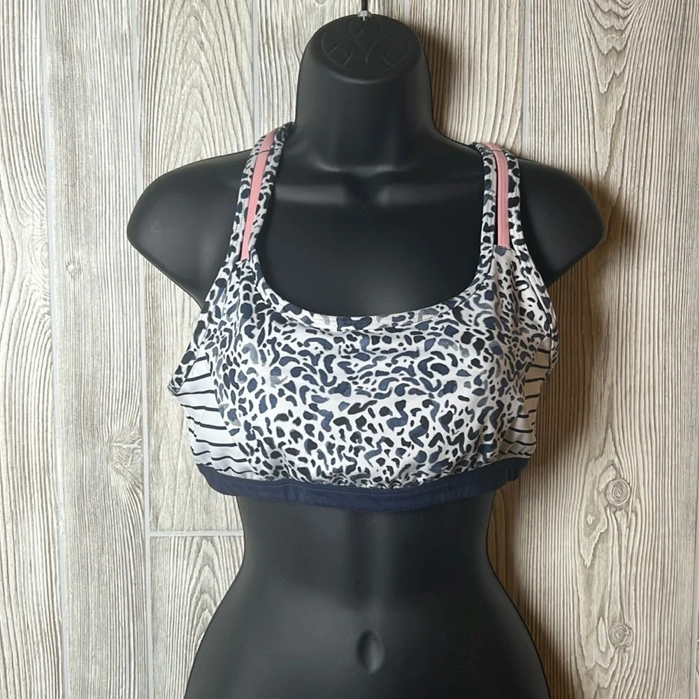 Athleta Sport Bra Size Medium